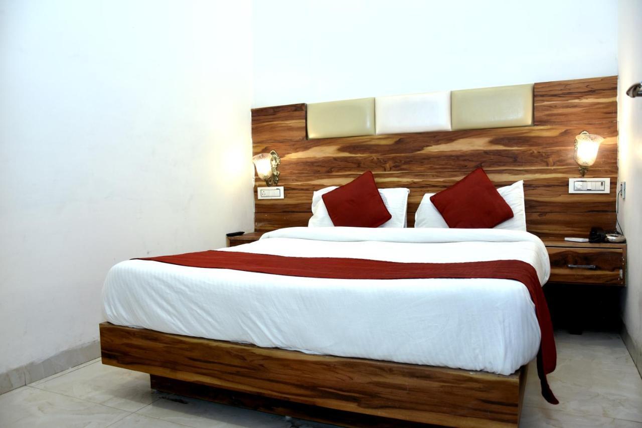 Hotel D Plaza Zirakpur Exteriér fotografie