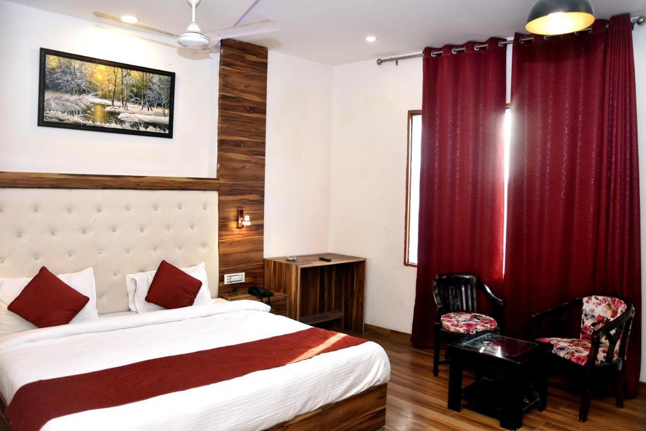 Hotel D Plaza Zirakpur Exteriér fotografie