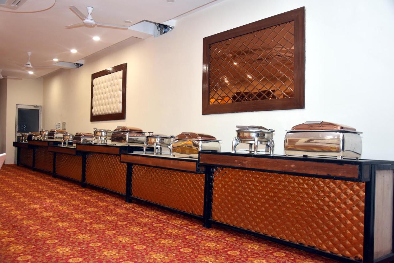 Hotel D Plaza Zirakpur Exteriér fotografie