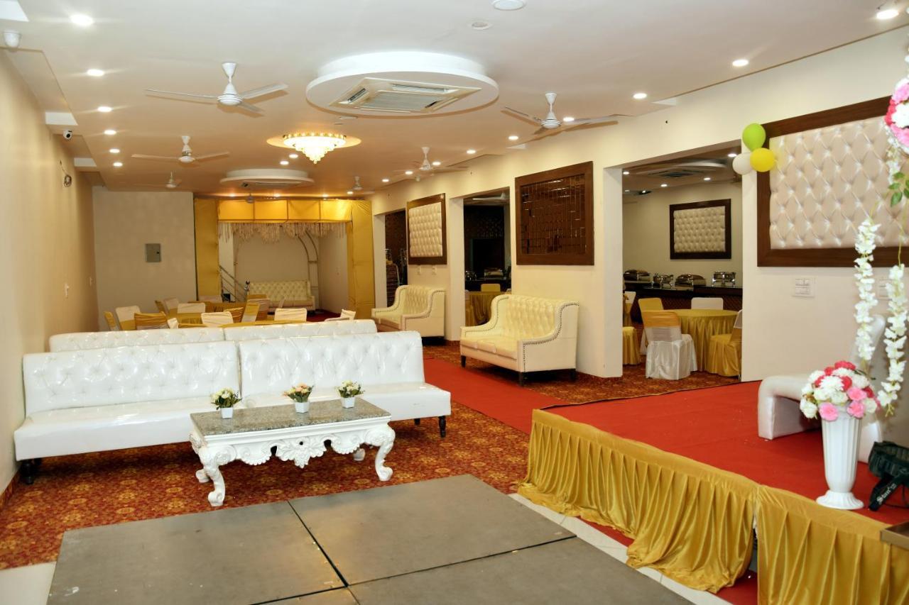 Hotel D Plaza Zirakpur Exteriér fotografie