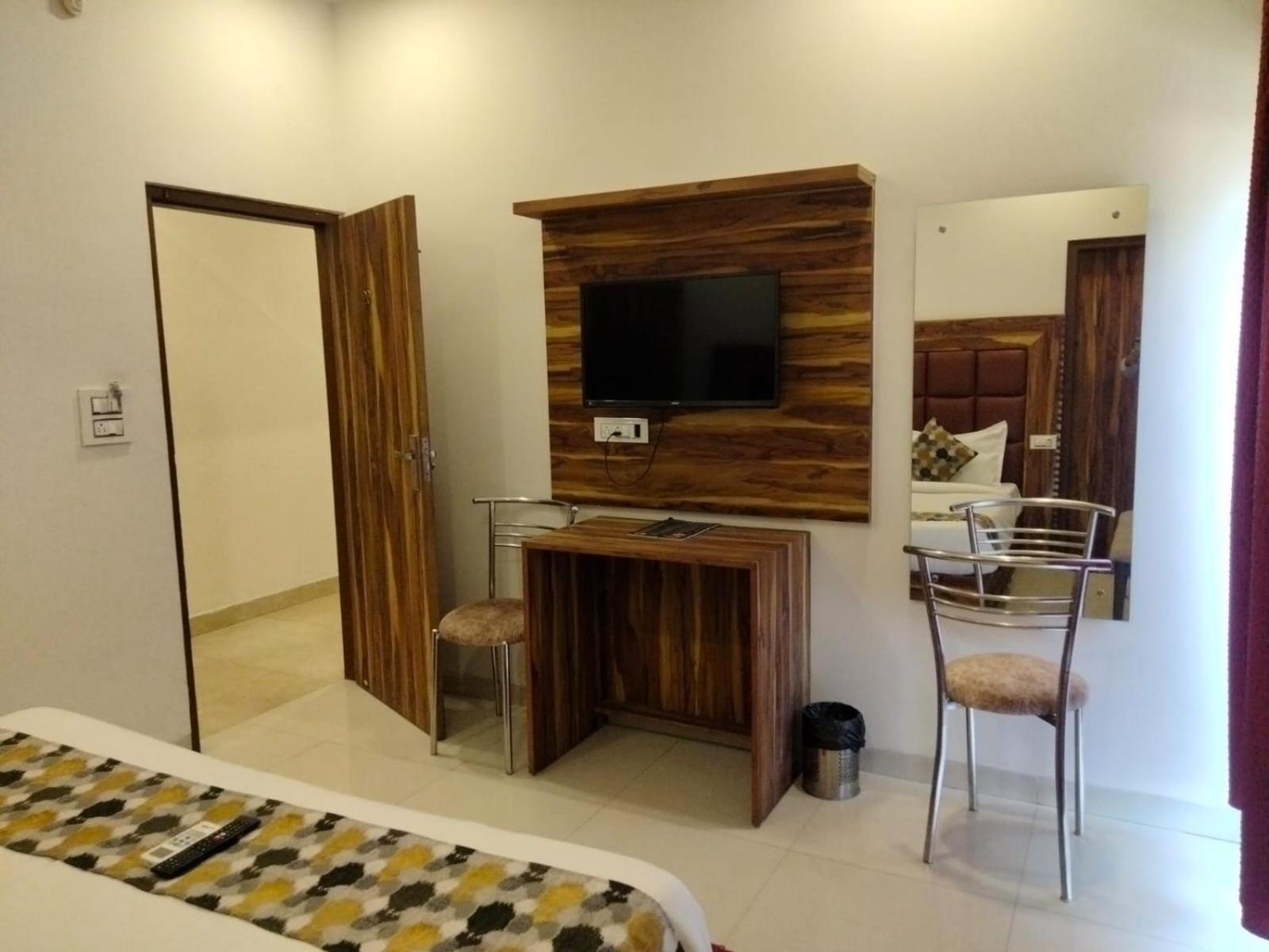 Hotel D Plaza Zirakpur Exteriér fotografie