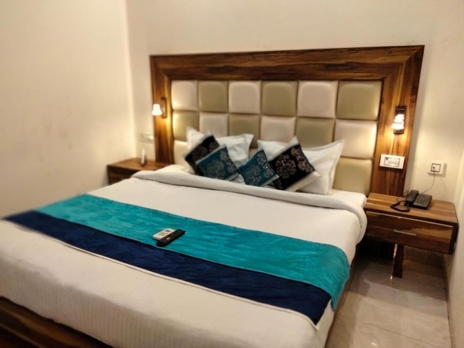 Hotel D Plaza Zirakpur Exteriér fotografie