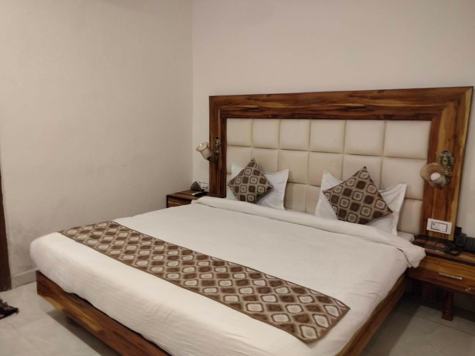 Hotel D Plaza Zirakpur Exteriér fotografie