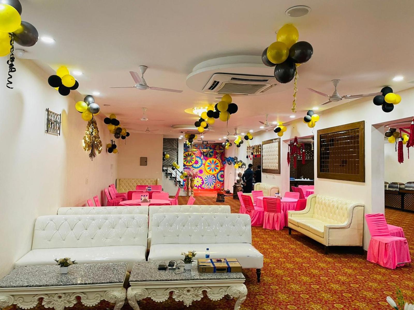 Hotel D Plaza Zirakpur Exteriér fotografie