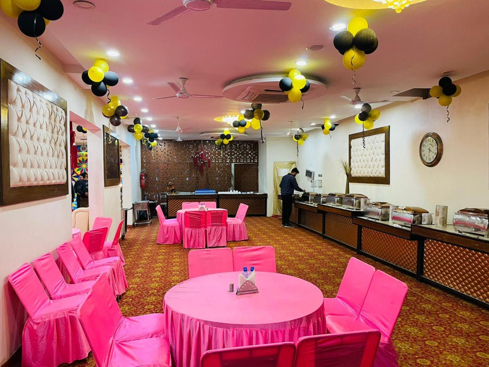 Hotel D Plaza Zirakpur Exteriér fotografie