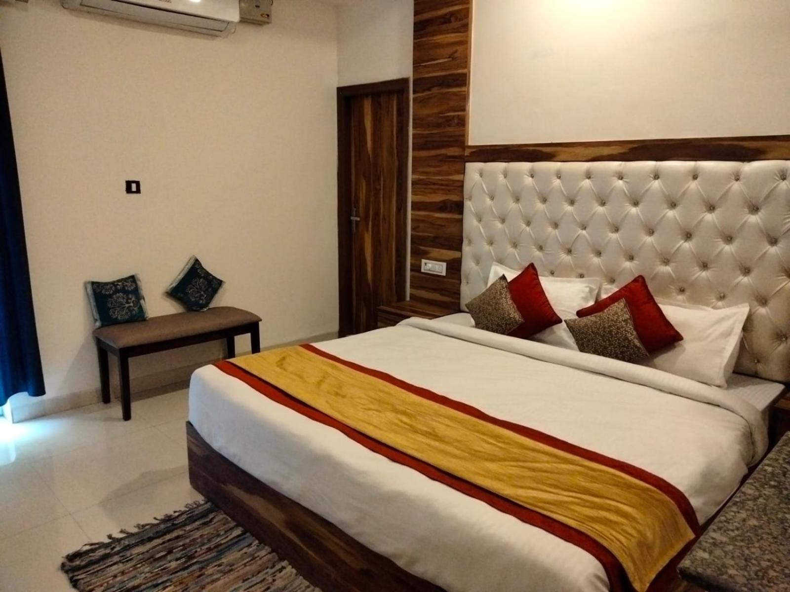 Hotel D Plaza Zirakpur Exteriér fotografie