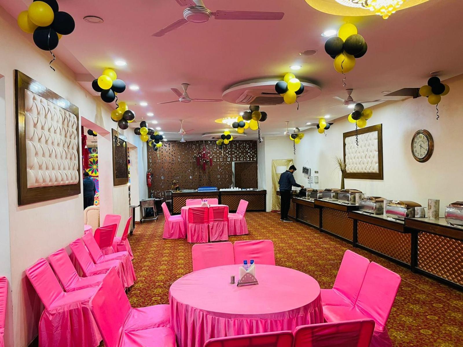 Hotel D Plaza Zirakpur Exteriér fotografie