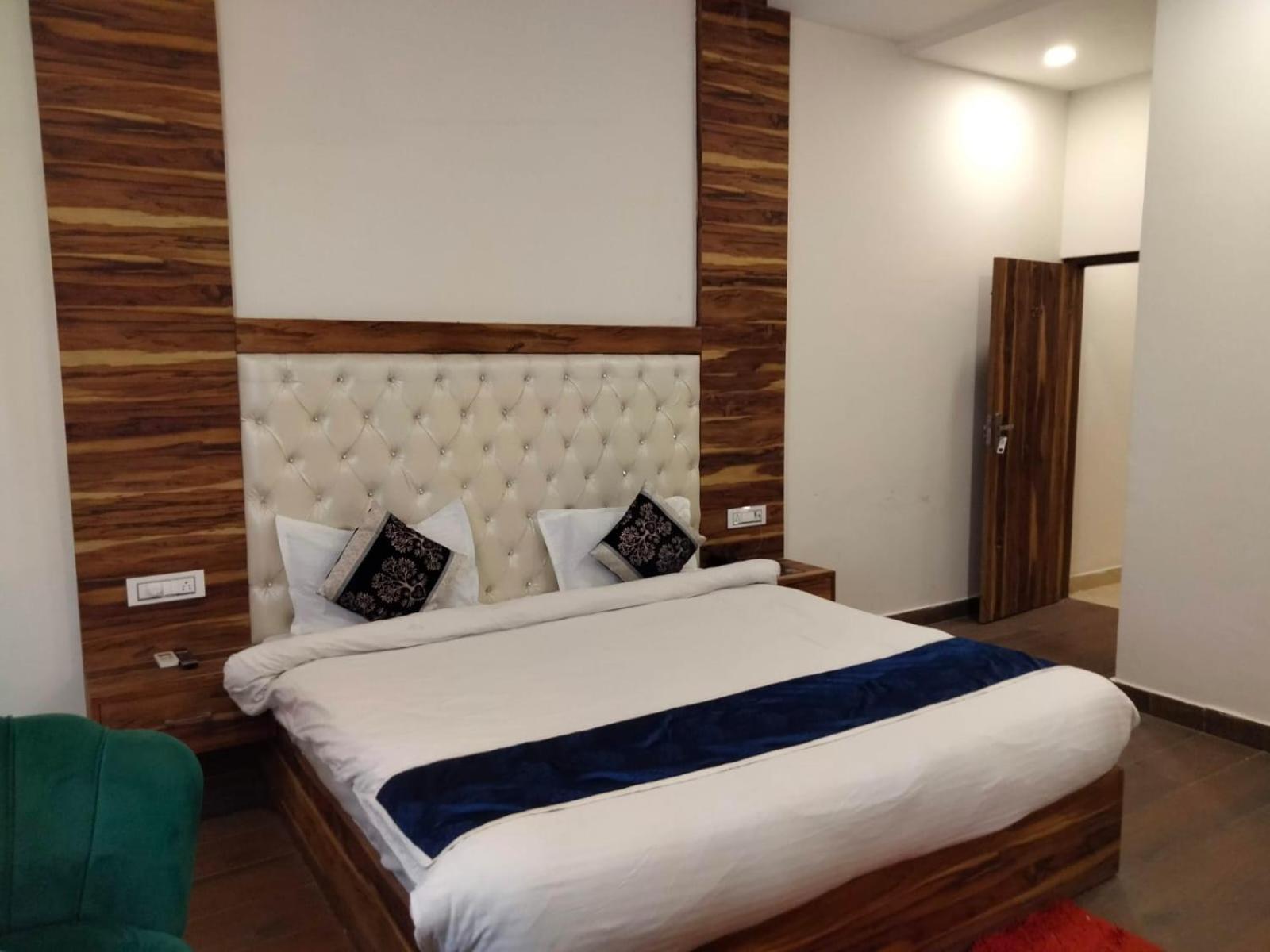 Hotel D Plaza Zirakpur Exteriér fotografie