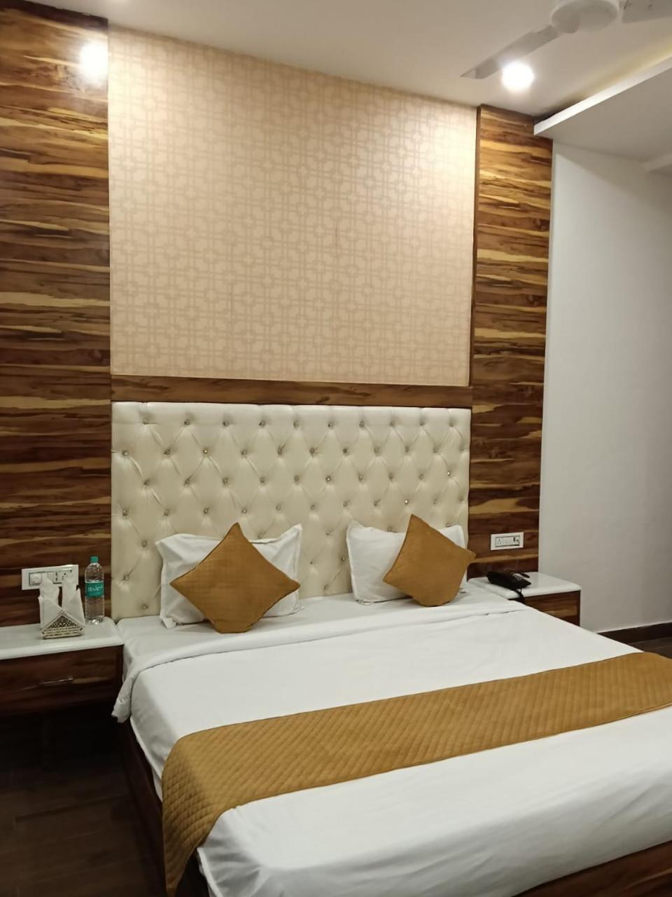 Hotel D Plaza Zirakpur Exteriér fotografie