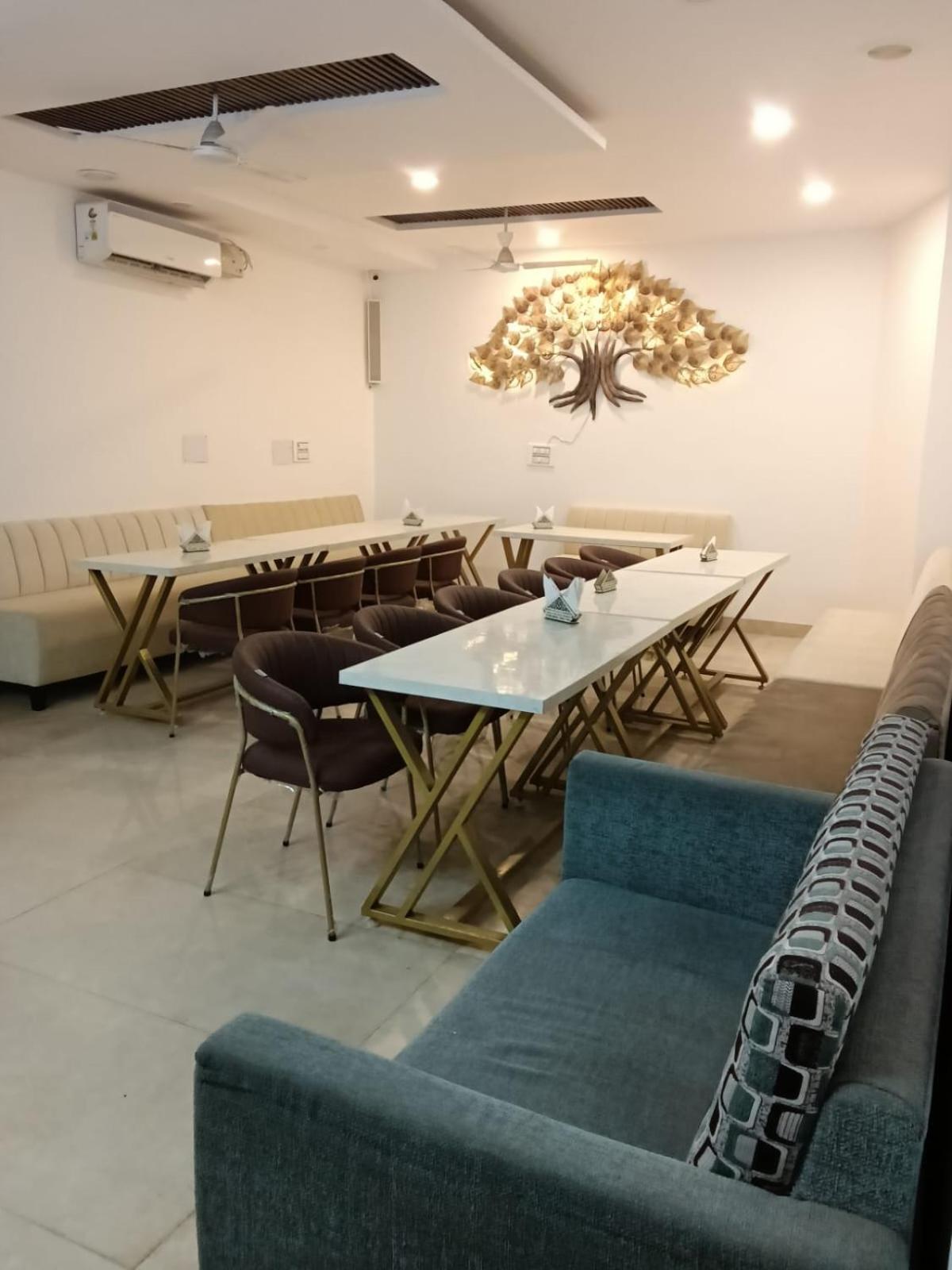 Hotel D Plaza Zirakpur Exteriér fotografie